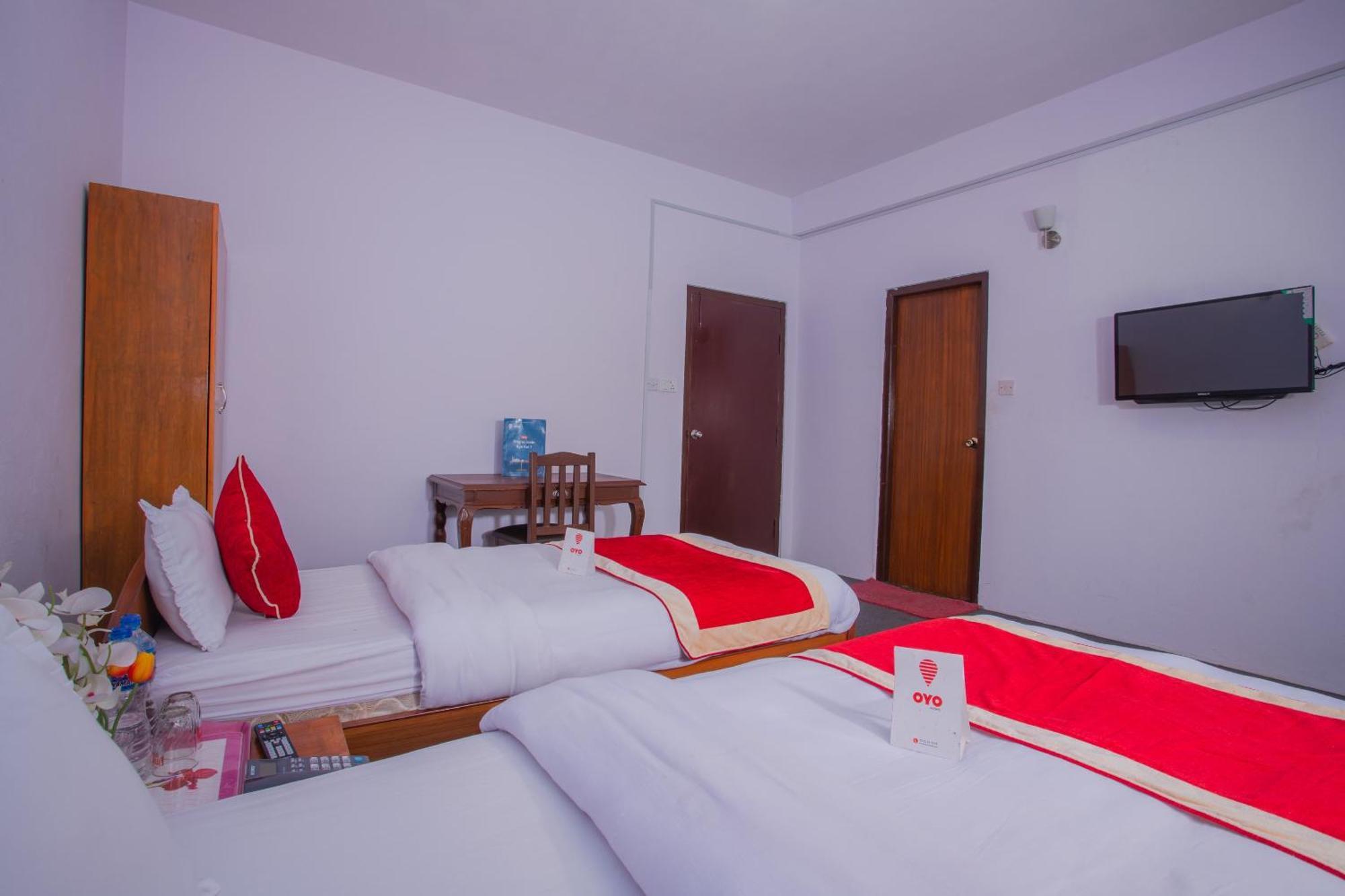 Oyo 135 Lost Garden Apartment And Guest House Catmandu Exterior foto